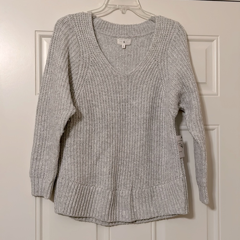 Lou & Grey Light Gray thick knit V-neck sweater- NWT Sz S